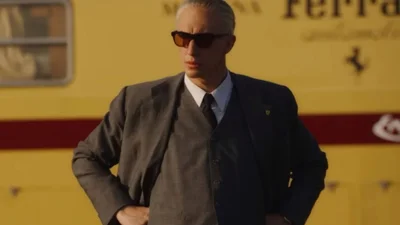 Окрім голуба: Адам Драйвер, попри страйки, відвідав 80 Венеційський кінофестиваль