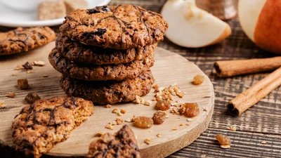 Вівсяне печиво з родзинками — простий смаколик, який ти захочеш готувати постійно