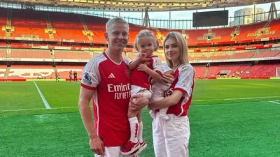 Какая милота: Влада Зинченко показала, как вместе с двумя дочками болеет за мужа