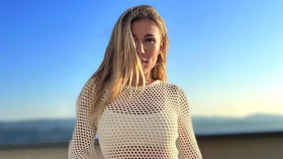 Alena Omargalieva презентовала гимн независимых девушек "Більше не буду"