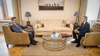 Дмитро Кулеба і Ентоні Блінкен повечеряли в McDonald’s, і ці фото розривають інтернет