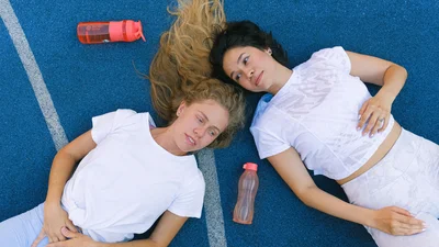 Вірусне японське тренування: чи реально отримати прес, лежачи на рушнику