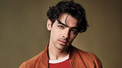 Джо Джонас прокоментував чутки довкола причини розлучення з Софі Тернер