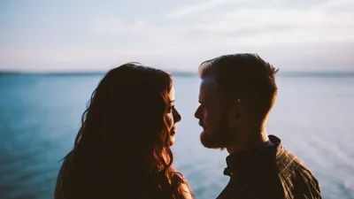 Розповідаємо про головні відмінності здорових стосунків і співзалежних