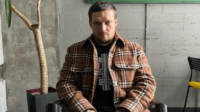 Олександр Усик з донькою розповіли, скільки витрачають на одяг