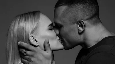 "Моя приехала": Тарас Цымбалюк со своей любимой очаровал идеальными фото в постели