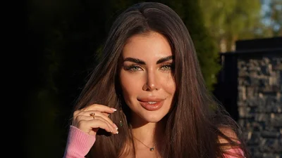 Проти блогерки Софії Стужук влаштували мітинг у Варшаві