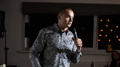 На коміка-втікача Андрія Щегеля подали до суду — відбулося перше засідання