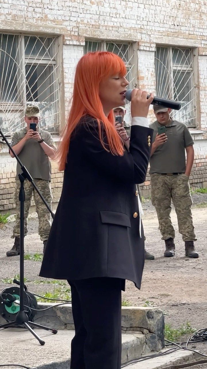 Світлана Тарабарова висловилася про Потапа та артистів, які сидять за кордоном - фото 575642