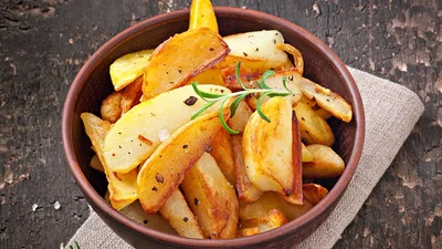 Как запечь картофель с чесноком: простой и очень вкусный рецепт