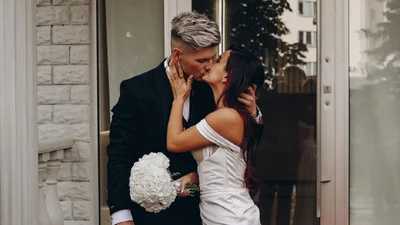 Аня Тринчер и Александр Волошин отпраздновали годовщину брака вопреки кризису