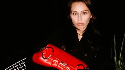 Майлі Сайрус вперше за 10 років кардинально змінила імідж — неймовірні фото