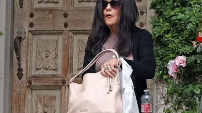 Мать Бритни Спирс столкнулась с нищетой: вышла на работу учительницей