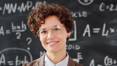 День вчителя: привітання у віршах українською мовою