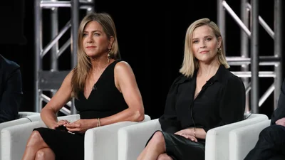 У серіалі "Ранкове шоу" з Еністон та Візерспун згадали про вторгнення в Україну