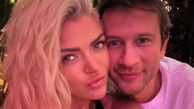 Дмитрий Ступка показал страстные поцелуи с известной певицей