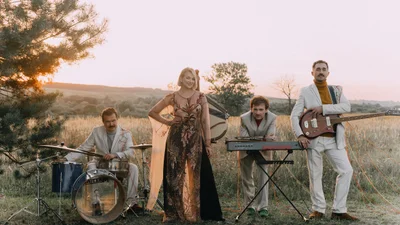 Певица KRUTЬ выпустила современную версию народной песни "Ой пряду пряду"