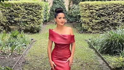 Зіркова сваха: Сальма Гаєк намагається знайти Анджеліні Джолі гарного чоловіка