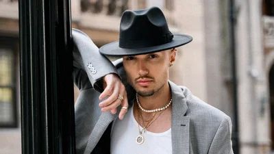 Идеальная брачная песня: LOOKINICH создал гимн всех влюбленных