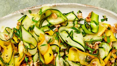 Рецепт вкуснейшего осеннего салата: ты не поверишь, что можно сделать из обычных цукини