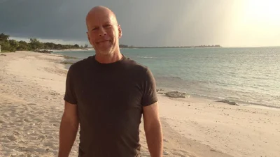 Дружина Брюса Вілліса відверто розповіла, як почалась хвороба актора