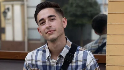 Роман Сасанчин показал квартиру, которую выиграл на "Голосе страны 10"