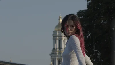 MamaRika і DOVI випустили дует "Достатньо"