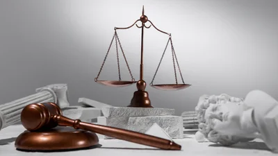 День юриста: поздравления в стихах и прозе, красивые открытки и картинки