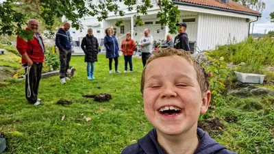 Шукали сережку, а знайшли скарб вікінгів: родина у Норвегії була шокована знахідкою