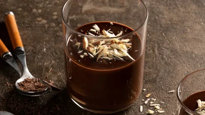 Справжня смакота: як приготувати домашній шоколадний лікер