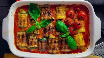 Запіканка з кабачкових ролів — здивуй гостей оригінальною стравою