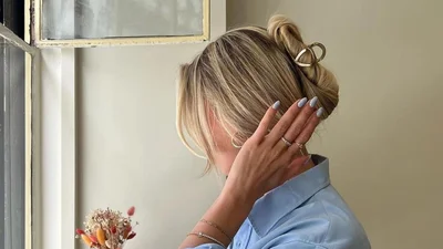 Один крабик — 3 прически: как стильно укладывать волосы