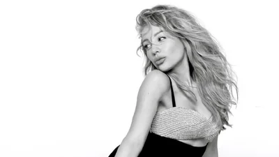 Страстная премьера: Тина Кароль выпустила интимный трек "Не святі"