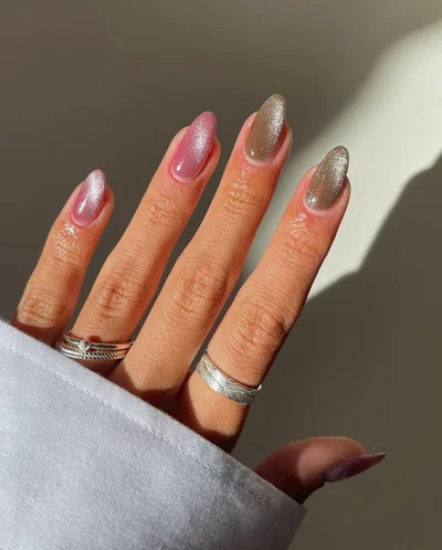 Бархатные ногти — главный маникюр осенне-зимнего периода, который покорил Instagram - фото 580494