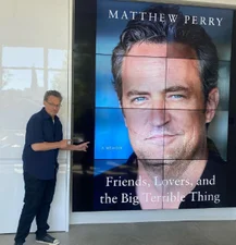 Мемуари Меттью Перрі миттєво стали бестселером після раптової смерті актора