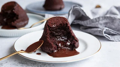 Шоколадный фондан — изысканное лакомство для настоящих ценителей шоколада