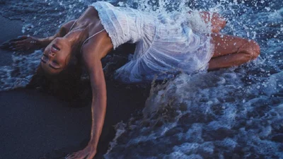 Меган Фокс теж написала відверту книгу – вірші про розбите серце та болюче кохання