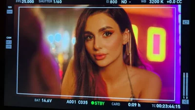 Анна Трінчер і DEMCHUK презентували пристрасний кліп на пісню "Цілуй"