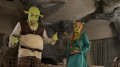 Ріта Ора та Тайка Вайтіті закосплеїли Фіону та Шрека – ми цього не очікували