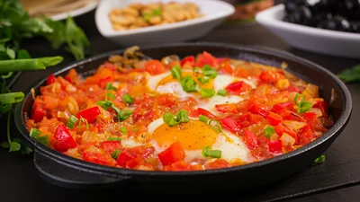 Ідеальний рецепт шакшуки – будеш постійно готувати цю смачну та поживну страву