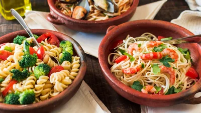 Паста-салат буквально за 5 минут: сытное и оригинальное блюдо от Эктора Хименеса-Браво