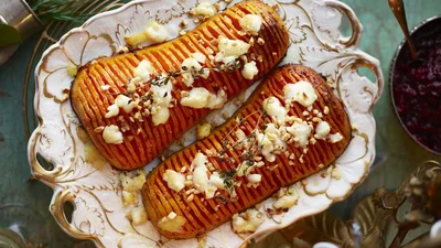 Это блюдо покорило Instagram: рецепт запеченной тыквы с сыром, чесноком и лимоном