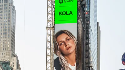Фото дня: KOLA на білборді в Нью-Йорку на Times Square