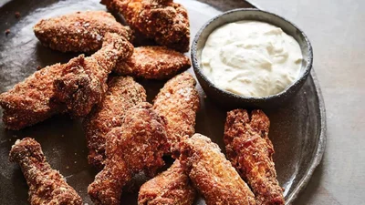 Как приготовить хрустящие куриные крылышки, от которых не будет отбоя