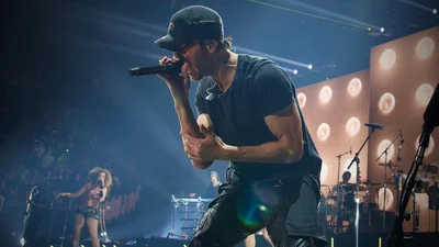 У TikTok обговорюють поганий вокал Енріке Іглесіаса на цих відео