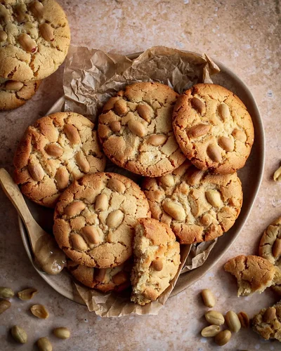 Готовить легко: рецепт очень простого печенья из арахисового масла - фото 584044