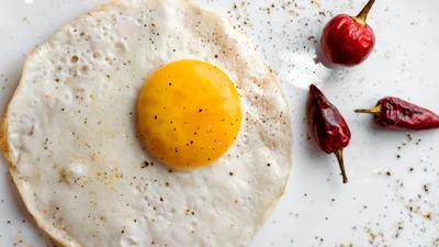 Почему яйца — это самый полезный продукт, который нужно добавить в свой рацион