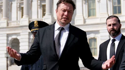 Возз’єднання родини: Ілон Маск зустрівся з батьком після семи років сварки