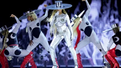 Зовсім інакша: Бейонсе вразила своїм виглядом на прем'єрі фільму Renaissance