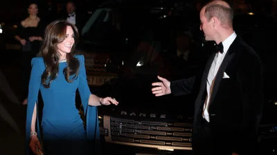 Глаз не отводил как мальчишка: принц Уильям не смог устоять перед роскошным образом Кейт